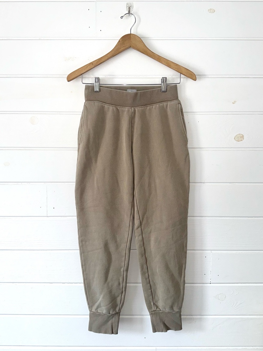 TNA Aritzia Cozy AF Fleece Taupe Cotton Blend Relaxed Boyfriend Joggers XS